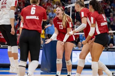 what happened with the wisconsin volleyball team|No. 1 Wisconsin escapes No. 3 Florida in five sets